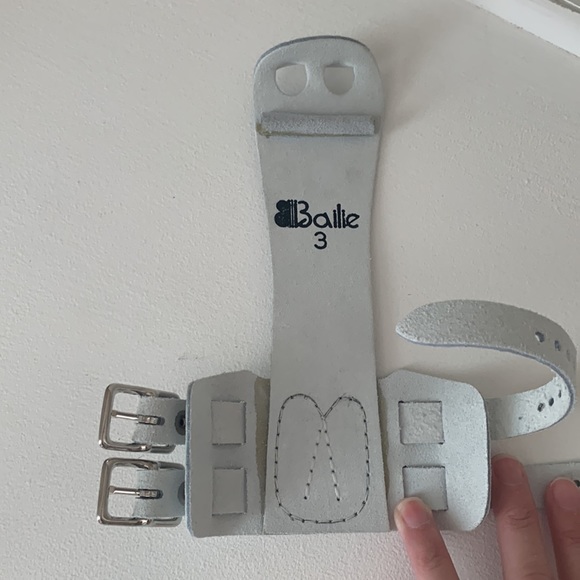 Gymnastics grips -Bailie - Picture 2 of 4